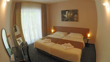 Standard Double or Twin Room, 2 Twin Beds | Minibar, in-room safe, desk, cribs/infant beds