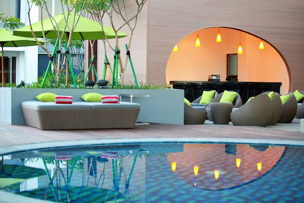 Bar à beira da piscina