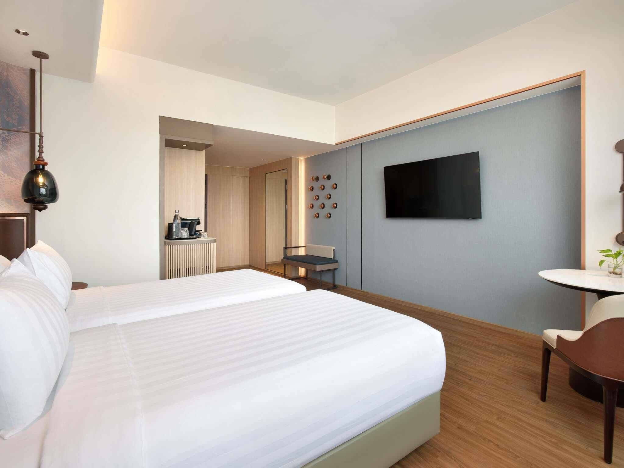 Privilege, Habitación, 2 camas individuales | Minibar, caja fuerte, escritorio y tabla de planchar con plancha