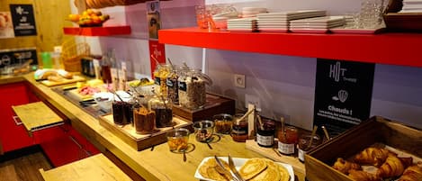 Daily buffet breakfast (EUR 12.9 per person)