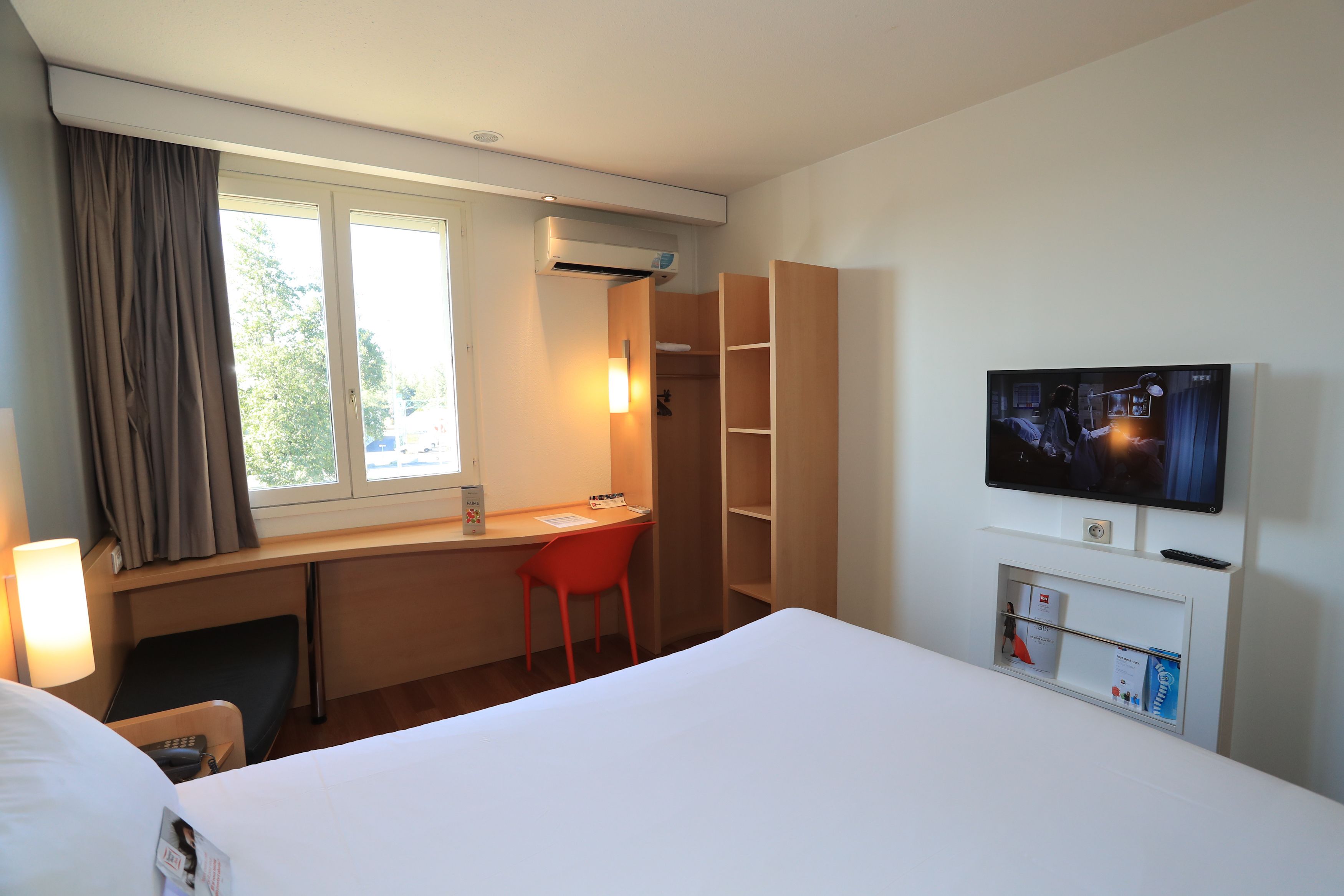 standard double room, 1 double bed | desk, soundproofing, free wifi