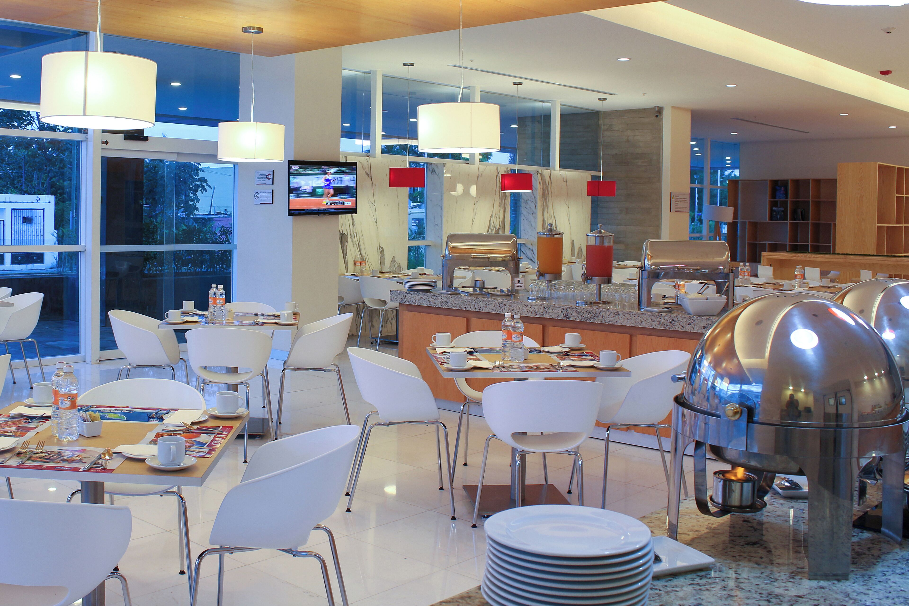 아침 식사 및 저녁 식사 제공, 세계 요리