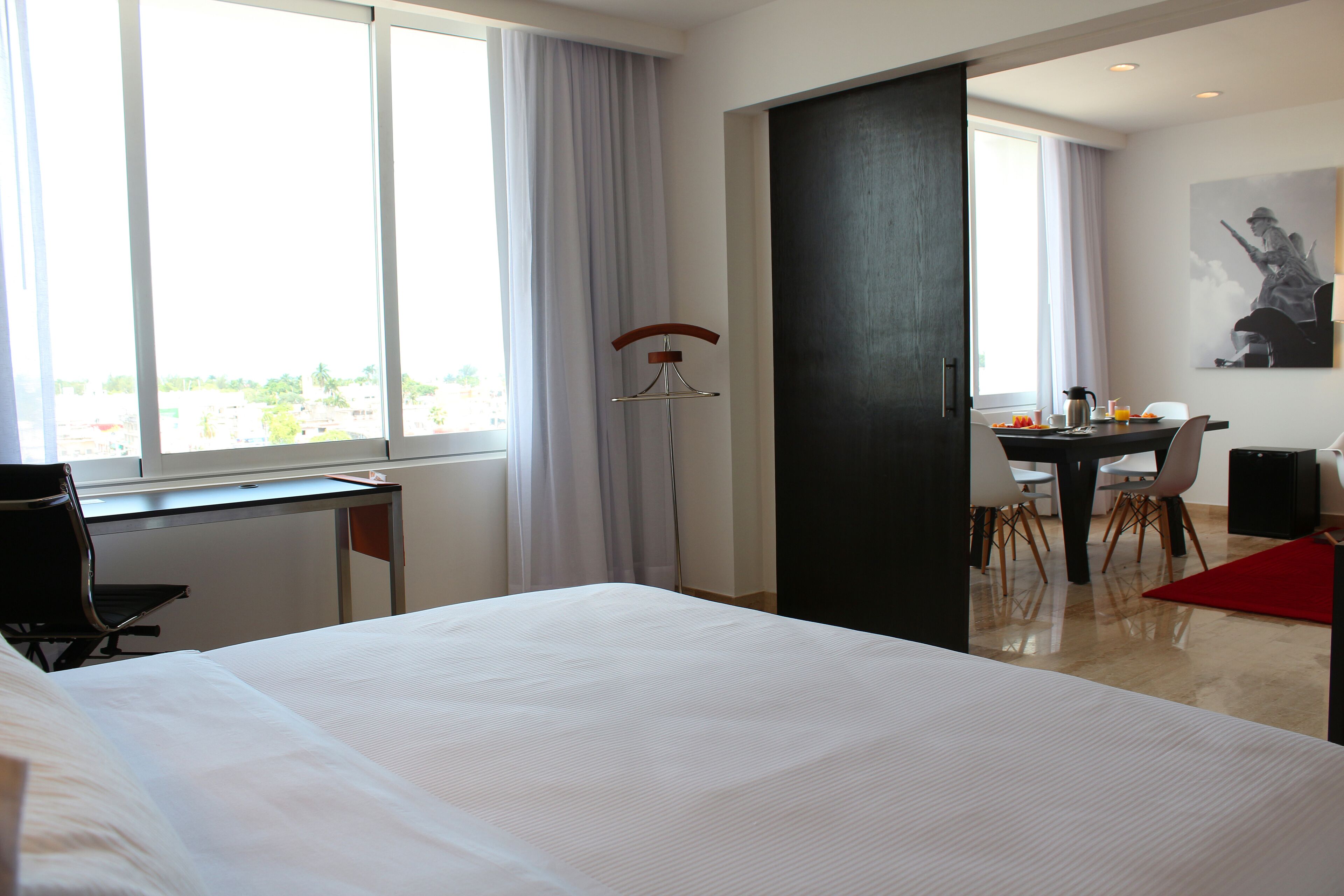 suite, 1 king bed | in-room safe, desk, laptop workspace, blackout curtains