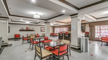 Desayuno bufé gratuito y diario