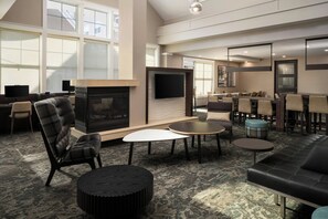 Lobby lounge - Residence Inn Springfield Chicopee (Chicopee)