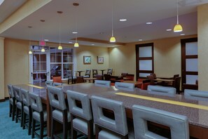 Dining - Residence Inn Springfield Chicopee (Chicopee)