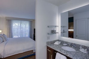 Free toiletries, hair dryer, towels - Residence Inn Springfield Chicopee (Chicopee)