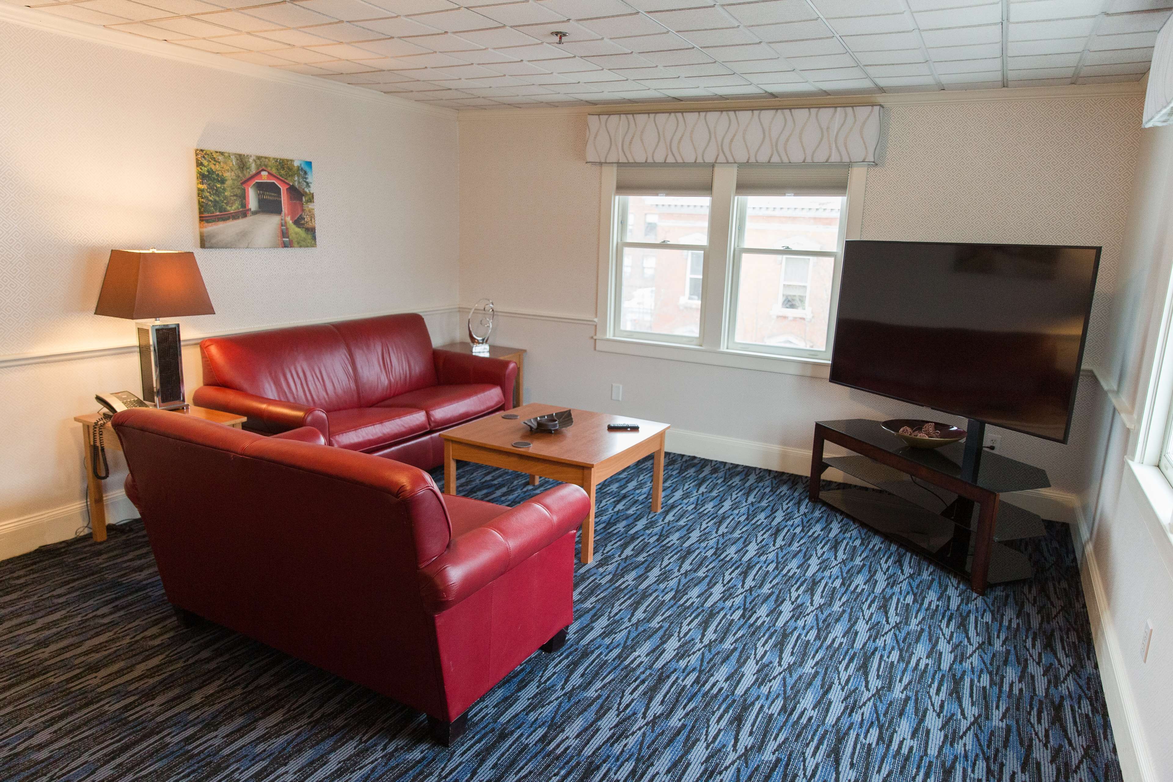 in-room safe, desk, iron/ironing board