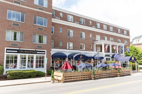 Exterior. Capitol Plaza Hotel Montpelier Tapestry Collection by Hilton