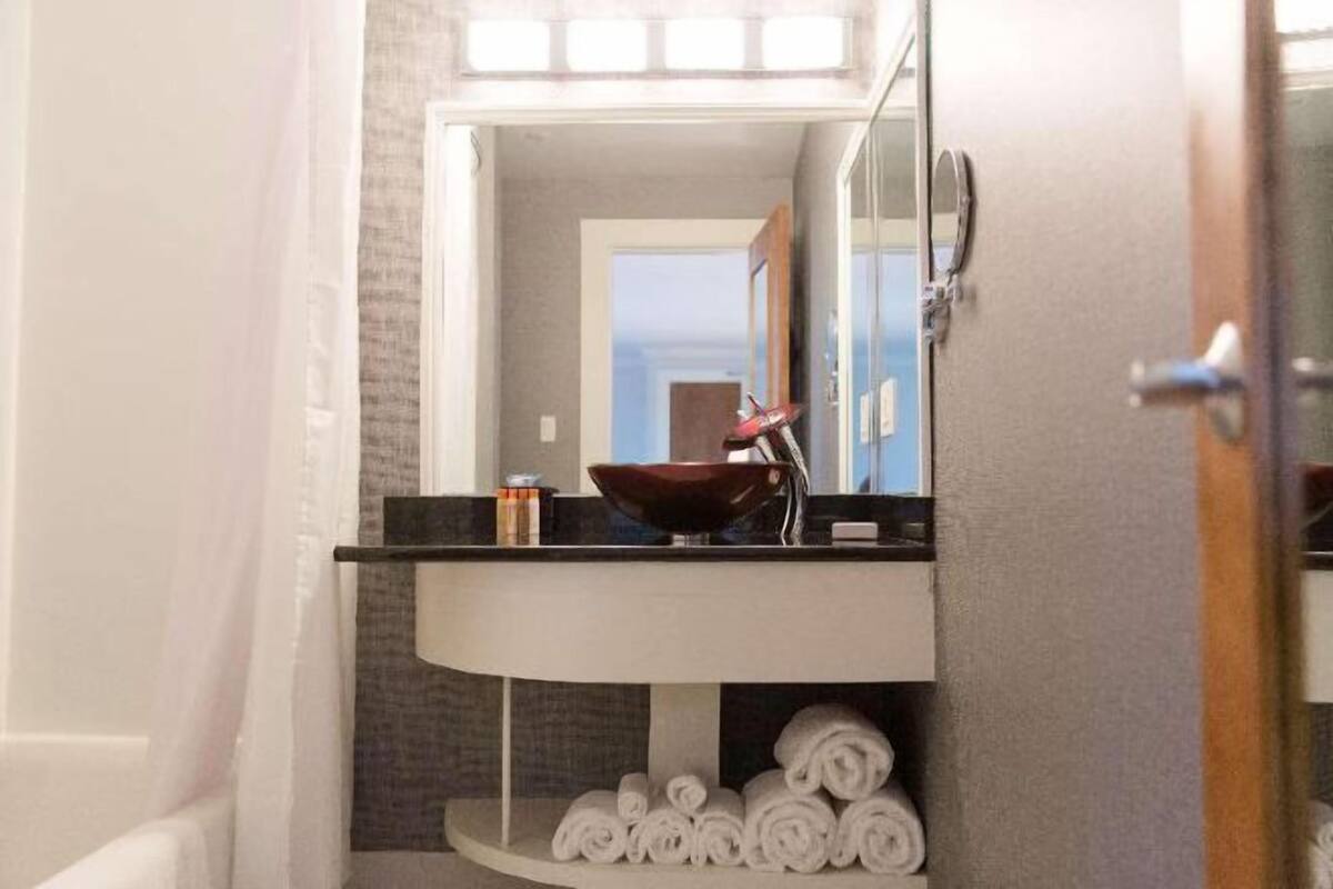 Bathroom | Hair dryer, towels