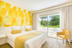 Quarto luxo, terraço, vista para o jardim | Roupas de cama premium, frigobar, cofres nos quartos, escrivaninha
