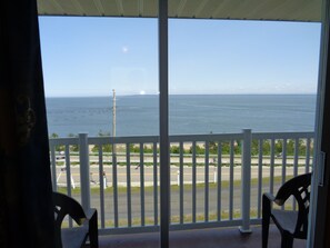 Rom – standard, 2 dobbeltsenger, elveutsikt | Utsikt fra rommet