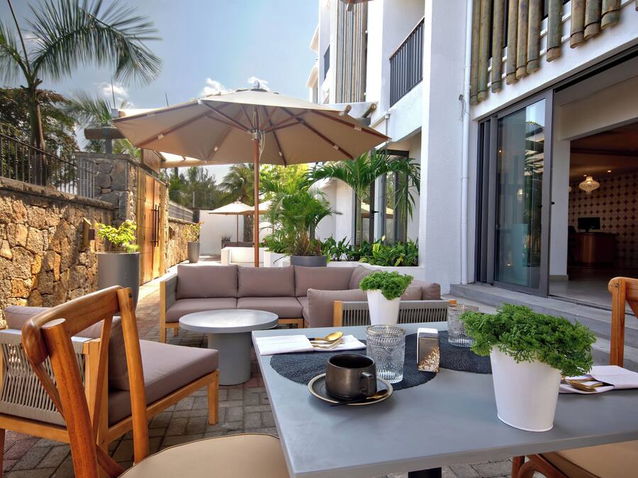 Daily continental breakfast (EUR 10 per person)