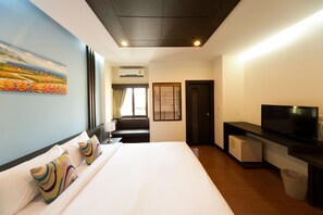 Standard Double Room | In-room safe, desk, rollaway beds, free WiFi - Tara Place (Bangkok)