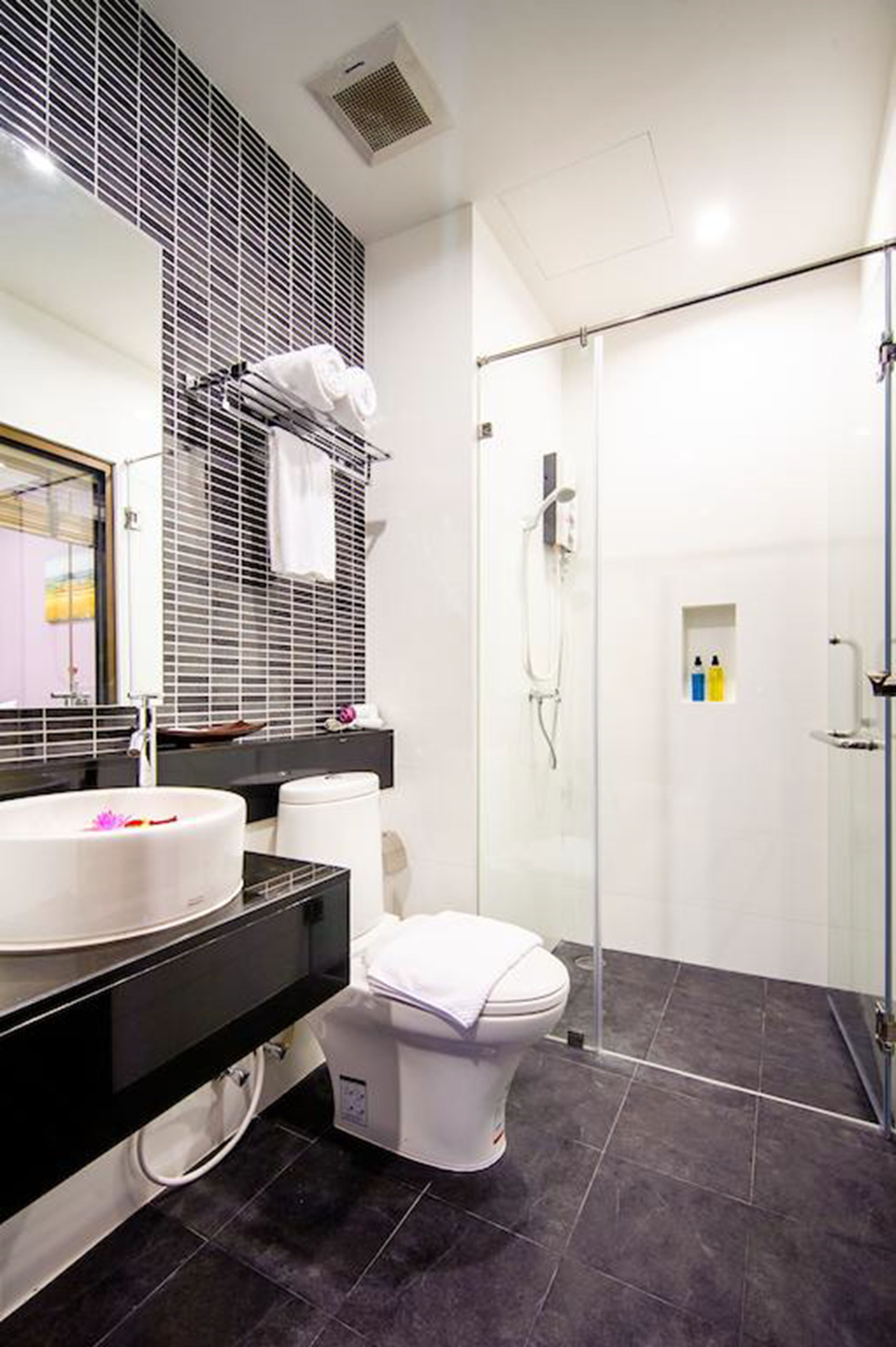 family room | bathroom | shower, free toiletries, towels