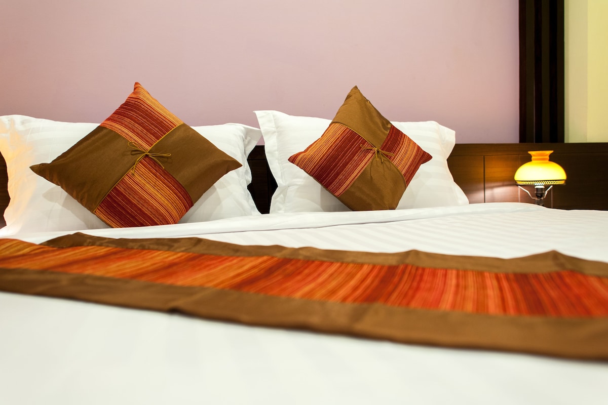 In-room safe, desk, rollaway beds, free WiFi