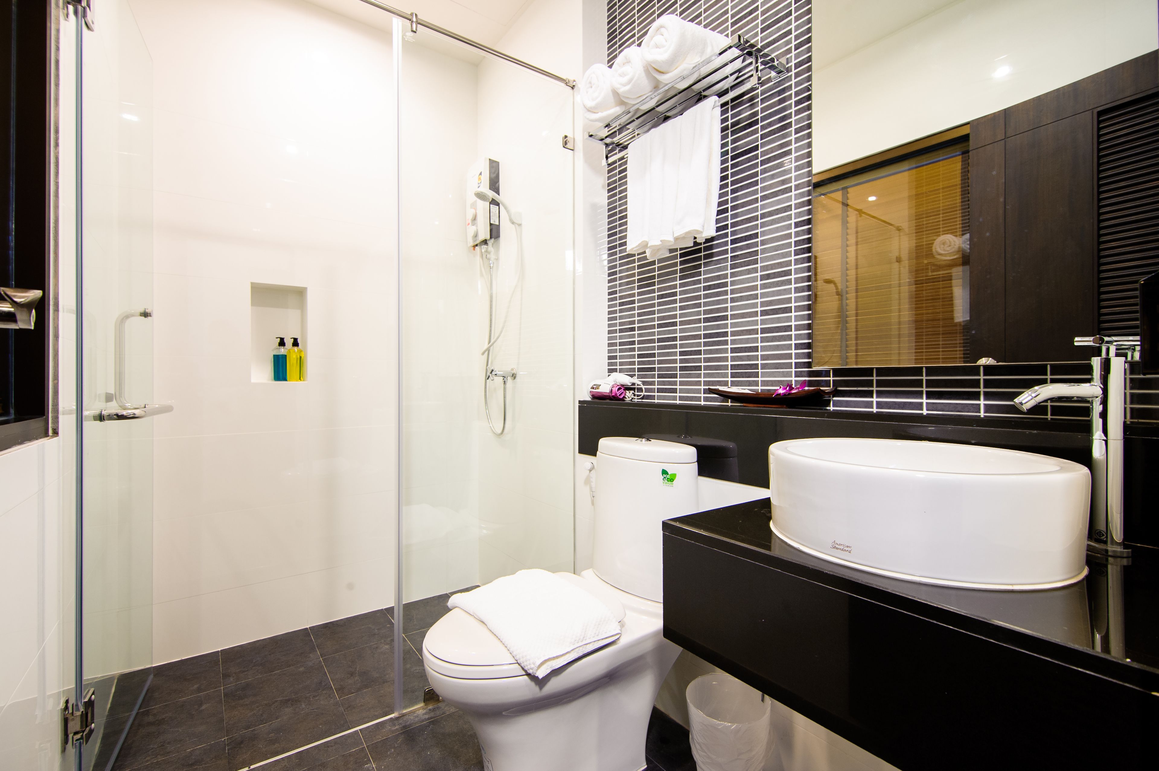 shower, free toiletries, towels