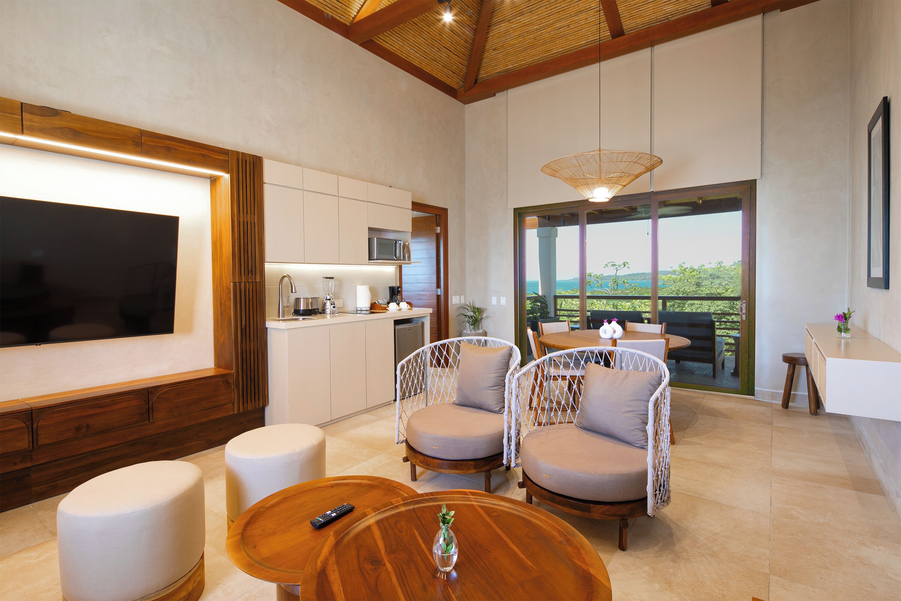 deluxe suite, 2 queen beds | living area | 42-inch lcd tv with cable channels, tv