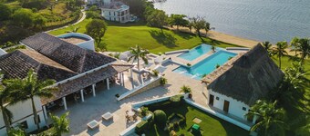 Las Verandas Hotel & Villas