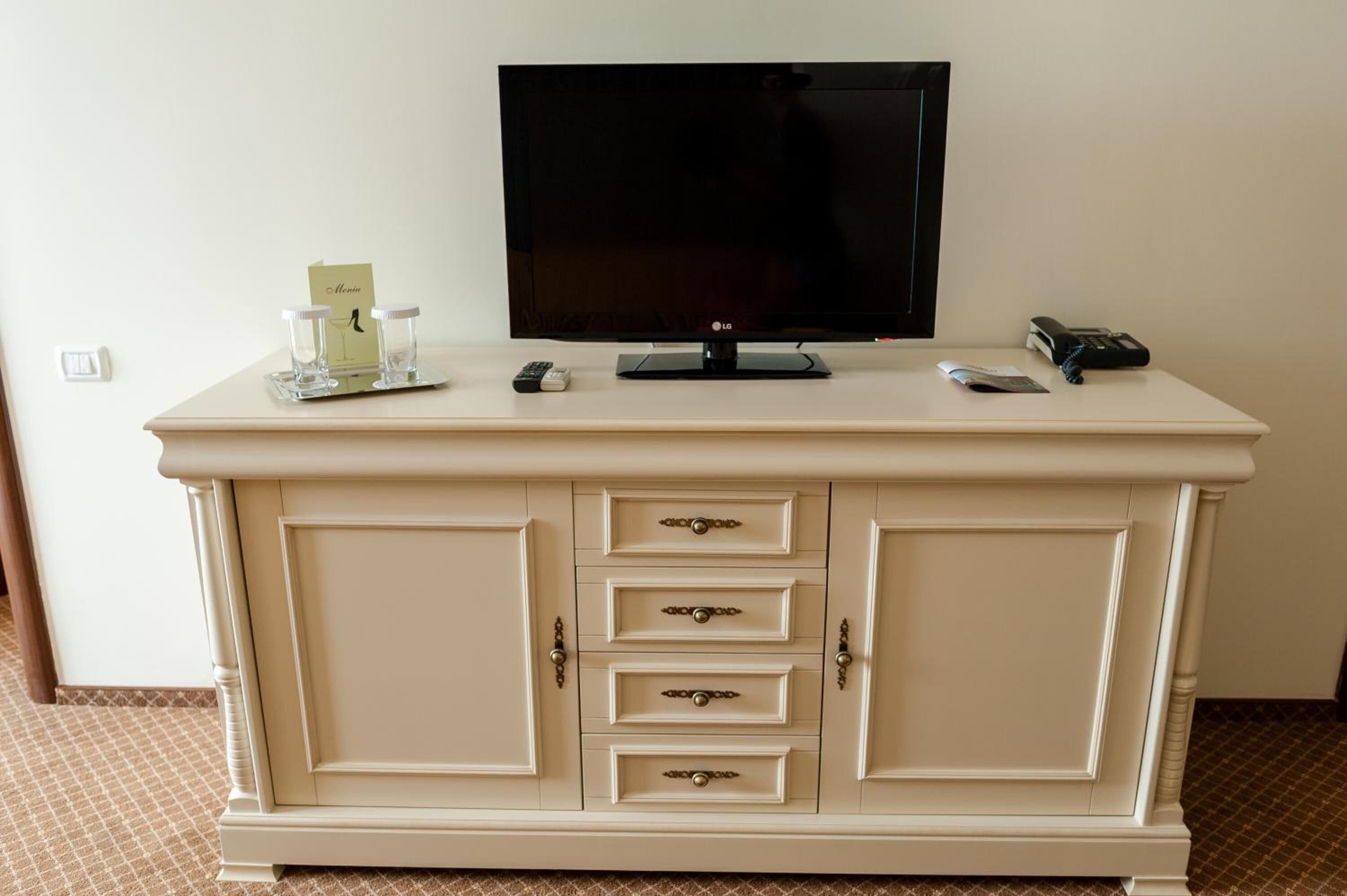 minibar, in-room safe, free cots/infant beds, free wifi