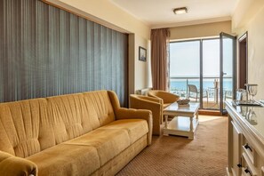 Suite | Minibar, coffre-fort, lit de bébé (gratuit), accès au Wi-Fi (inclus)