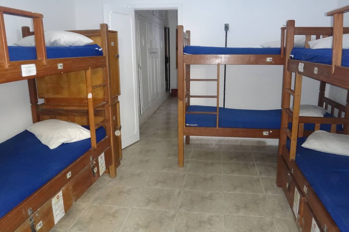 Shared Dormitory, Men only (Maracana)