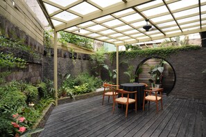 الإطلالة من المنشأة