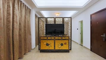 1 bedroom, Frette Italian sheets, premium bedding, down duvets