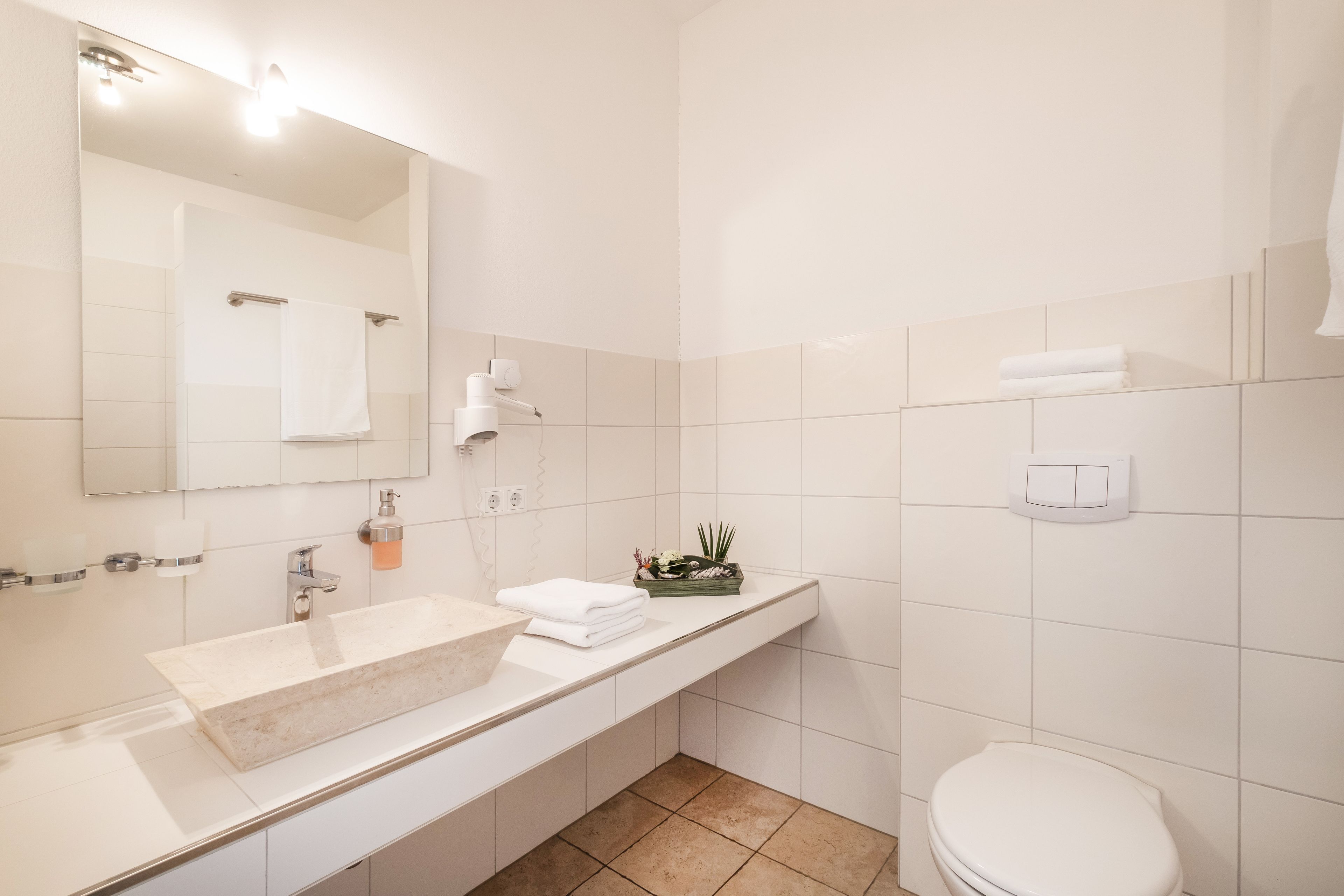 double room, 1 queen bed | bathroom | shower, hair dryer, towels