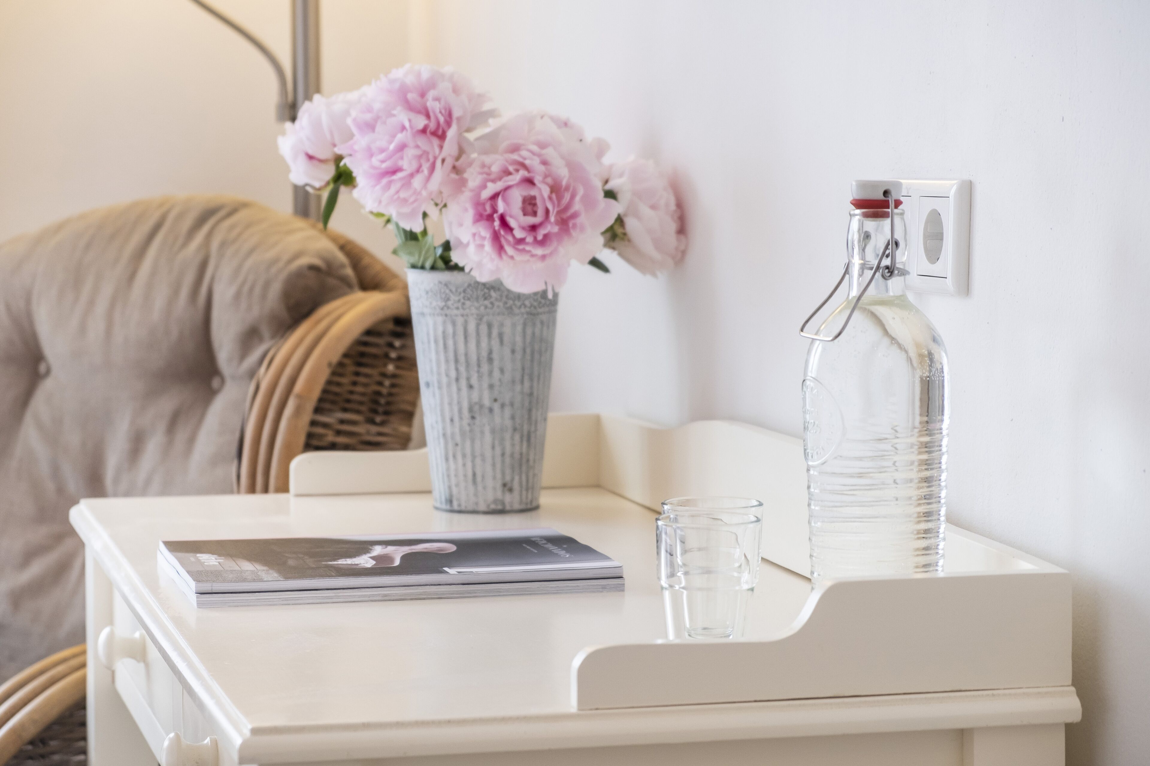 Double Room, 1 Queen Bed | In-room safe, individually decorated, desk, soundproofing