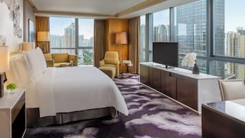 Club Grand Room, 1 King Bed | Hypo-allergenic bedding, down comforters, minibar, in-room safe
