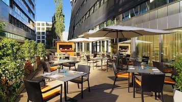 Breakfast, lunch, dinner served; alfresco dining