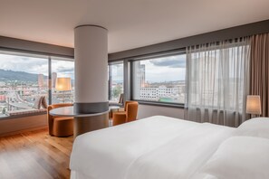 Junior Suite, 1 Bedroom | Premium bedding, minibar, in-room safe, desk