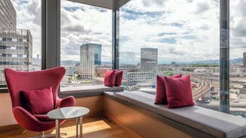 Executive Suite, 1 King Bed | Premium bedding, minibar, in-room safe, desk