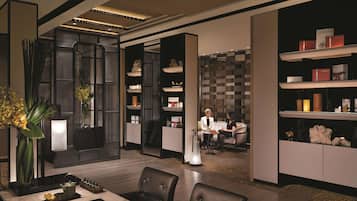 Couples treatment room(s), sauna, hot tub, steam room, body treatments