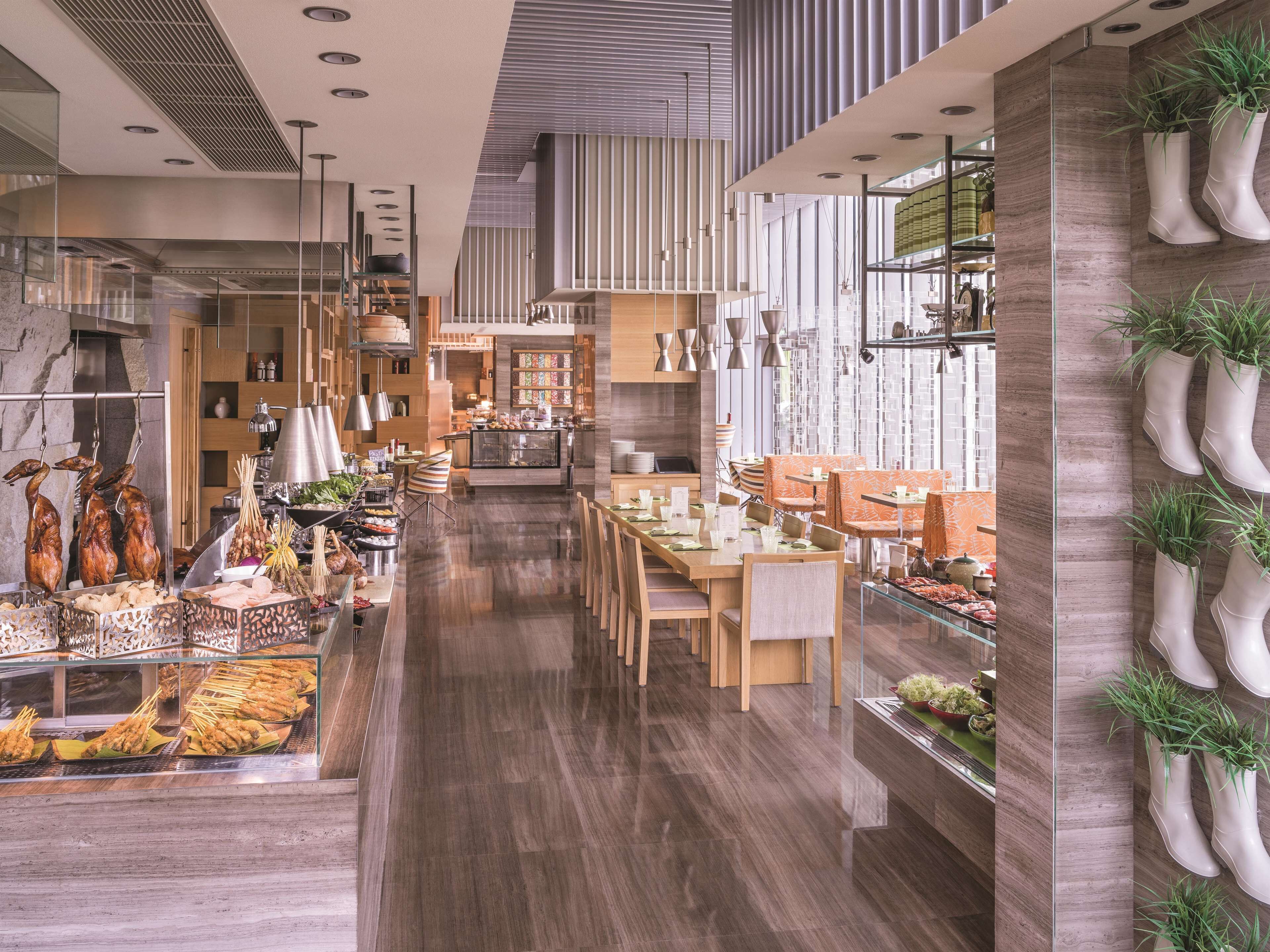 5 restaurants, breakfast, lunch, dinner served; chinese cuisine