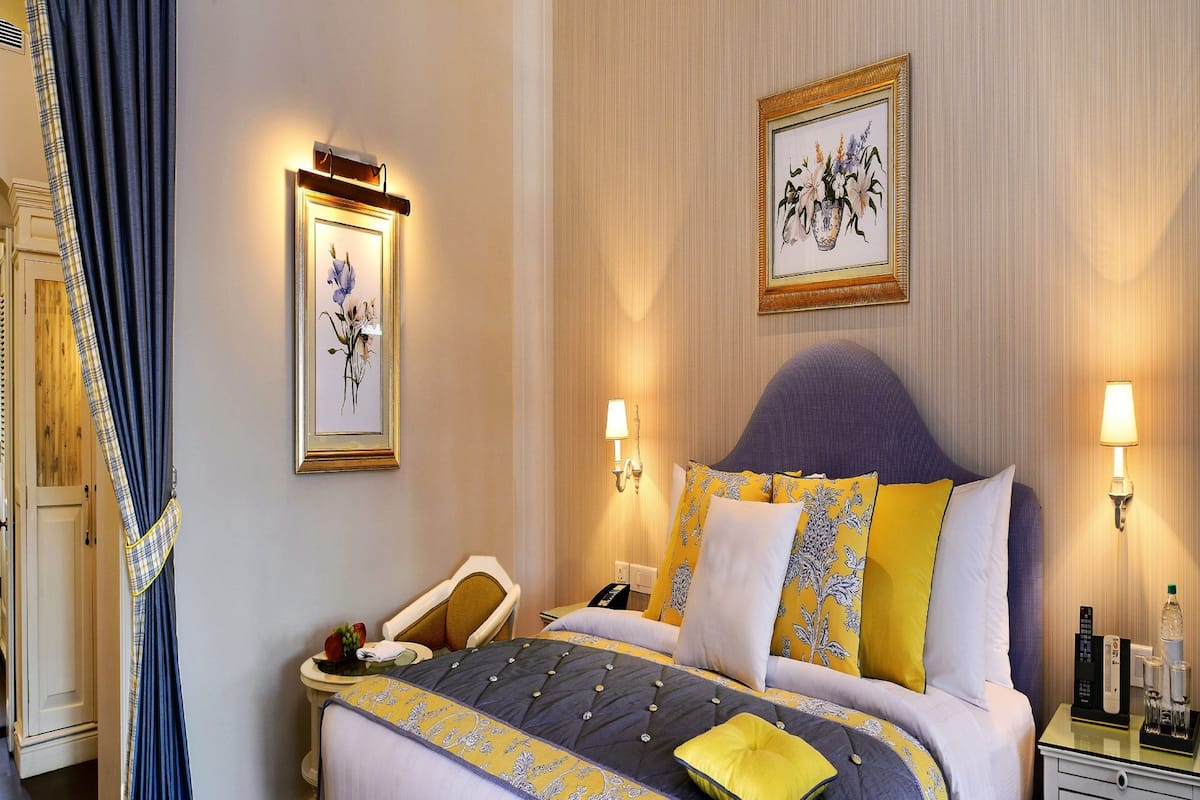 Premium bedding, minibar, in-room safe, laptop workspace