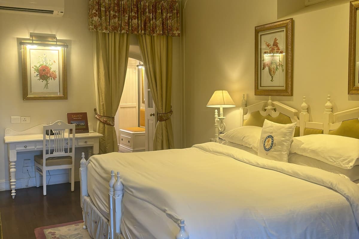Standard Room, 2 Twin Beds, Mountain View (Superior Mountain View Twin Bed) | Premium bedding, minibar, in-room safe, laptop workspace