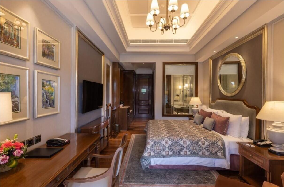 Deluxe Room, 2 Single Beds (Premium Room with Balcony) | Premium bedding, minibar, in-room safe, laptop workspace