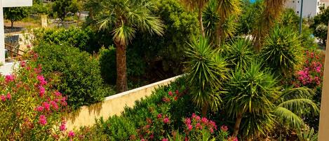 Apartment, 2 Bedrooms | Garden view