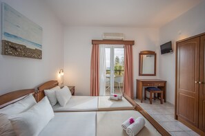 Standard-huone | Italialaiset Frette-lakanat, ylelliset vuodevaatteet, työpöytä