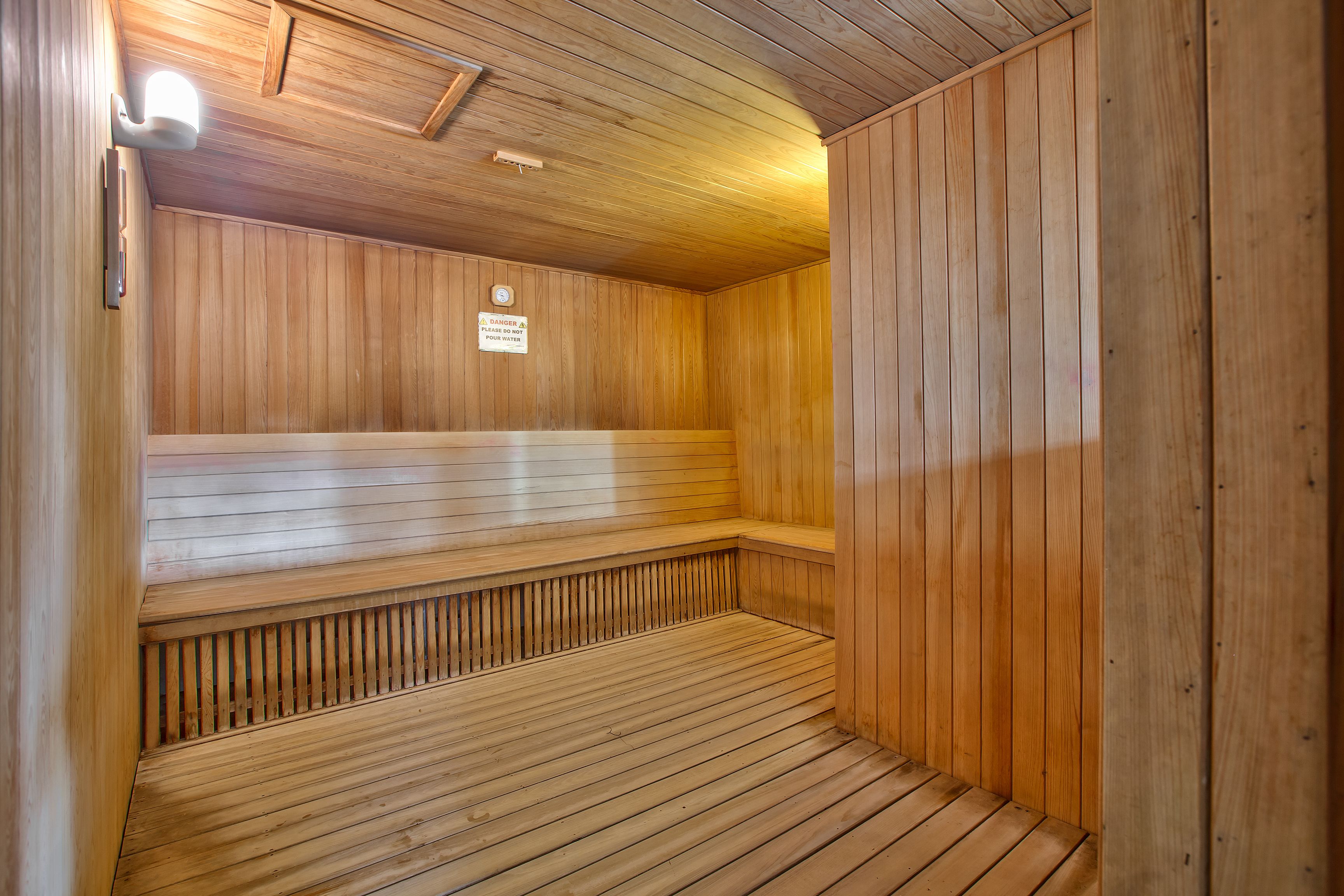 hydrotherapy, massage/treatment rooms, massages