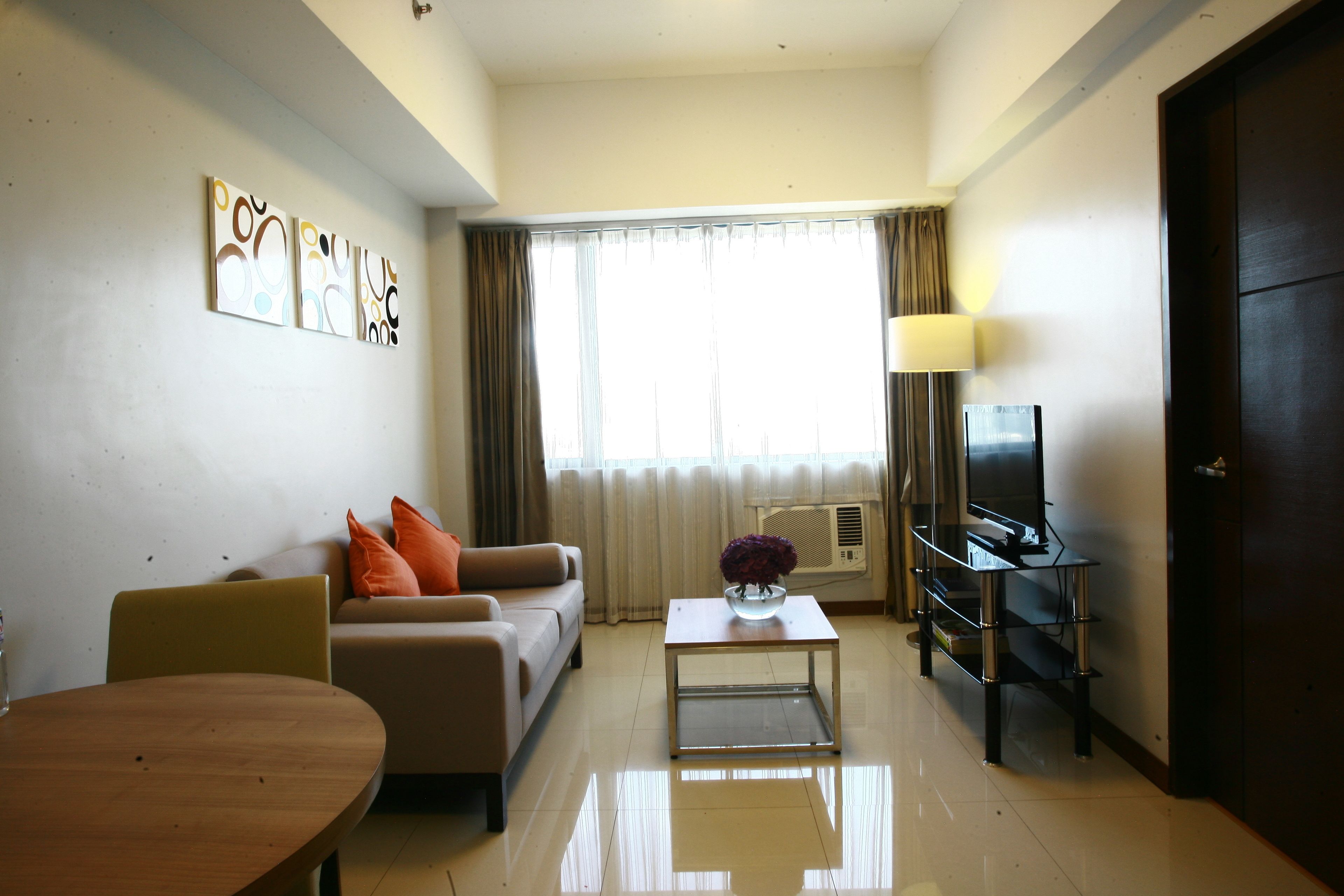 suite, 1 bedroom | living area | 32-inch led tv with cable channels, tv