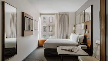 Room, 1 Queen Bed | Premium bedding, in-room safe, desk, laptop workspace