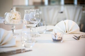Déjeuner et souper servis sur place