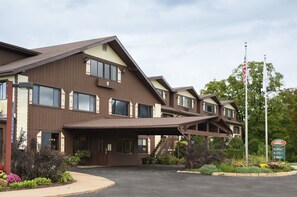 Front of property - Chestnut Mountain Resort (Galena)