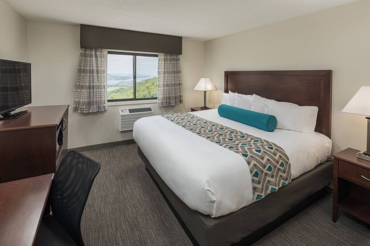 Desk, iron/ironing board, free cots/infant beds, free WiFi