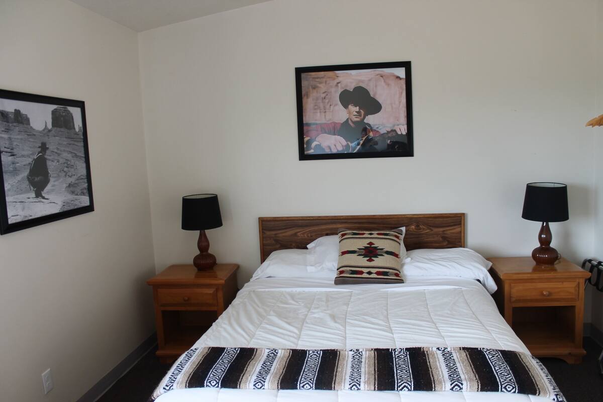 Desk, free WiFi, bed sheets