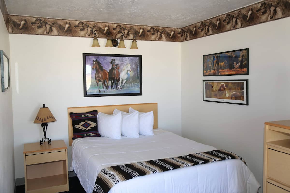 Desk, free WiFi, bed sheets