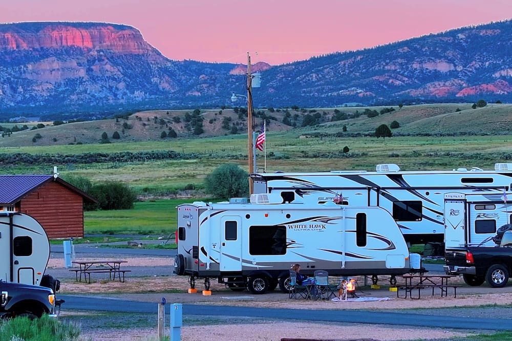The Riverside Ranch RV Park, Motel & Campground